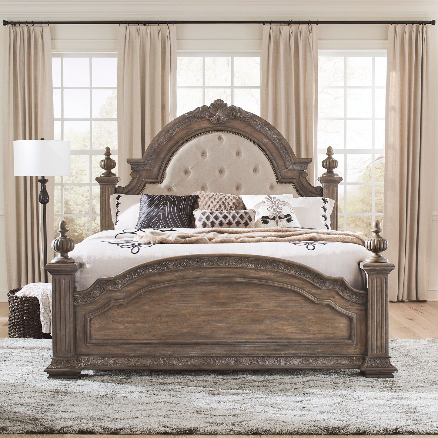 Carlisle Court King Poster Bed