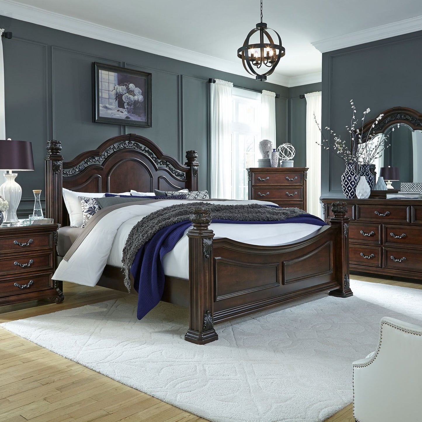 Messina Estates Queen Poster Bed