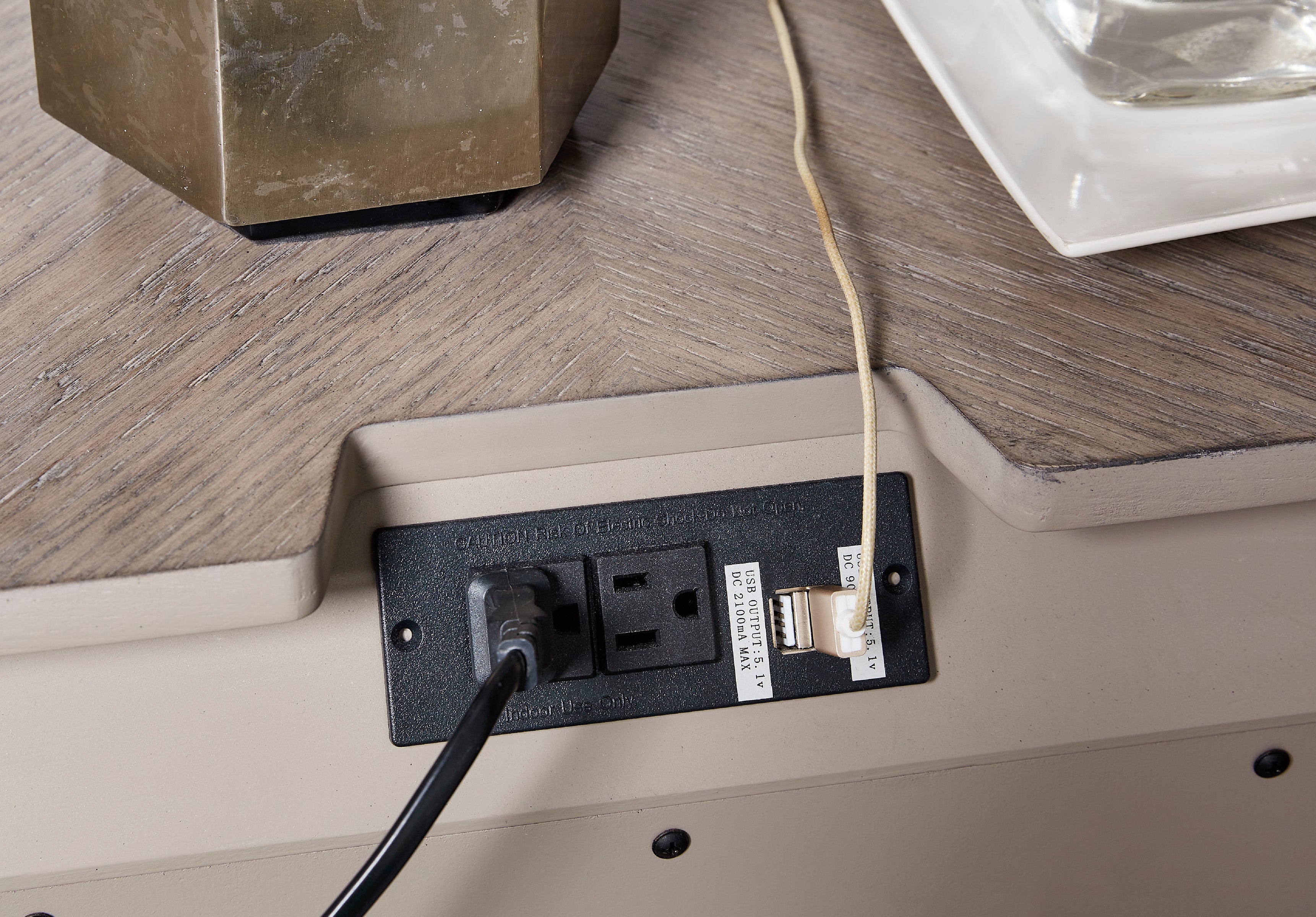 Blairhurst King Panel Bed with Mirrored Dresser and Nightstand